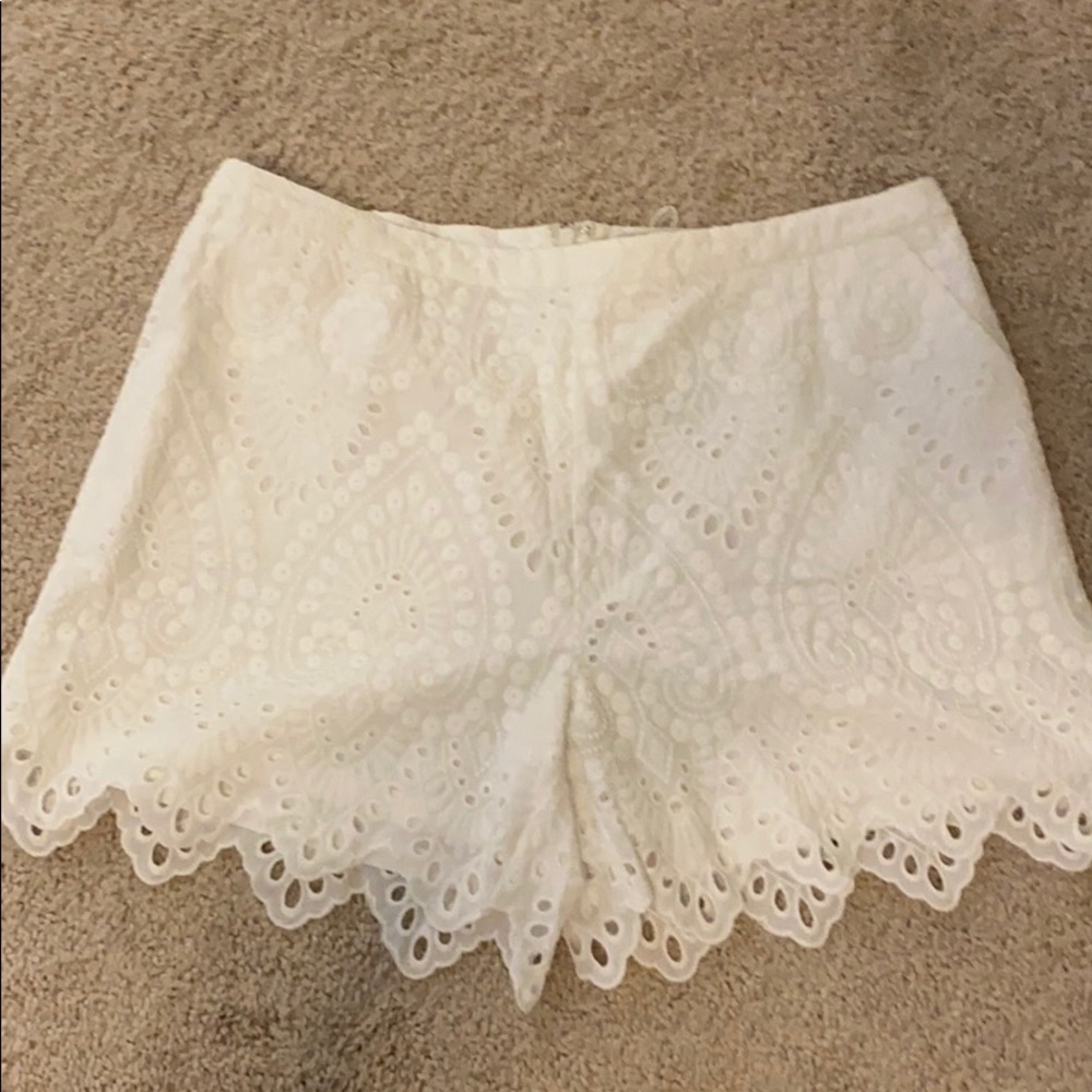 Women’s white cotton shorts